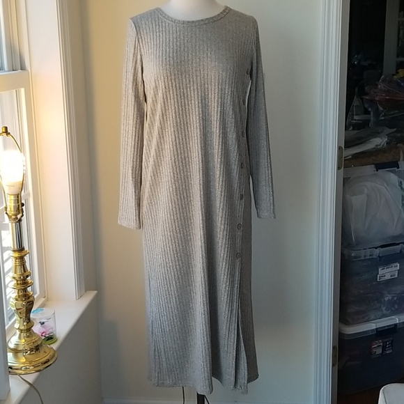 ODDY Maxi Sweater Dress - Picture 10 of 11